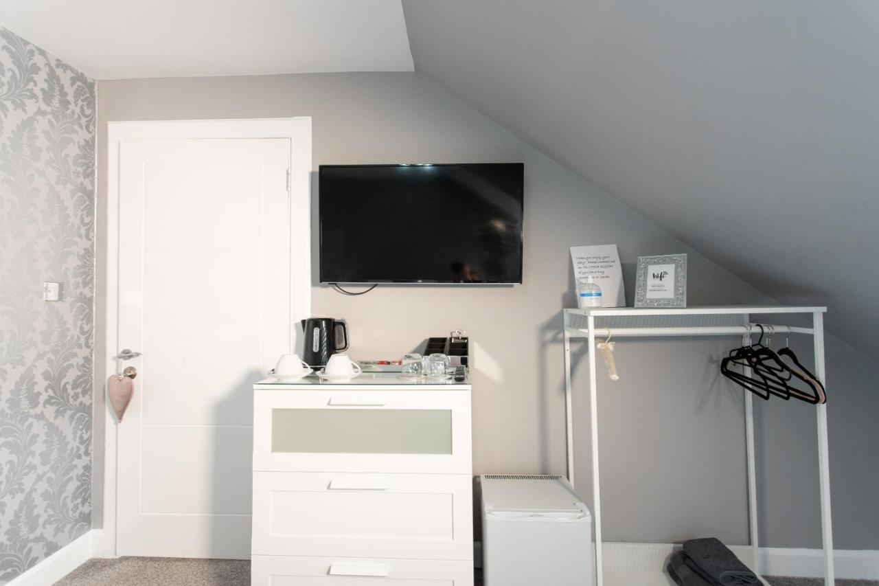 4 Private Bedroom House With 3 Parking Spaces Free 퍼스 외부 사진